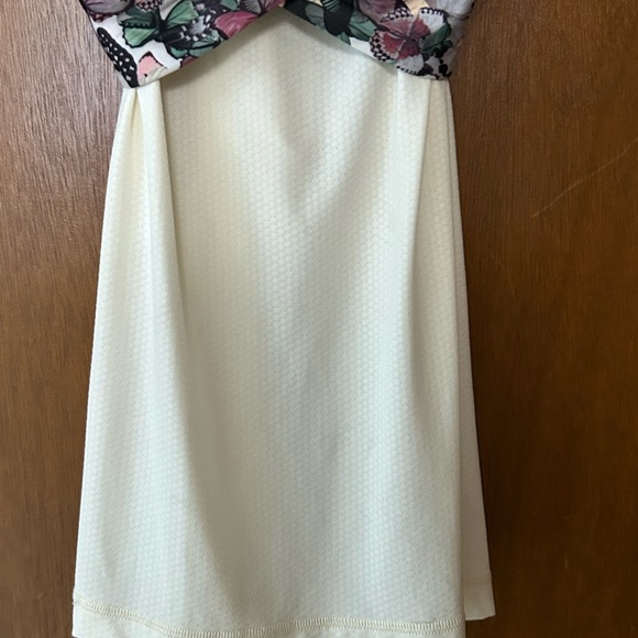 Lululemon Size 6- Worn Once- Perfect. Off White With Floral Design. Perfect. - Picture 8 of 8